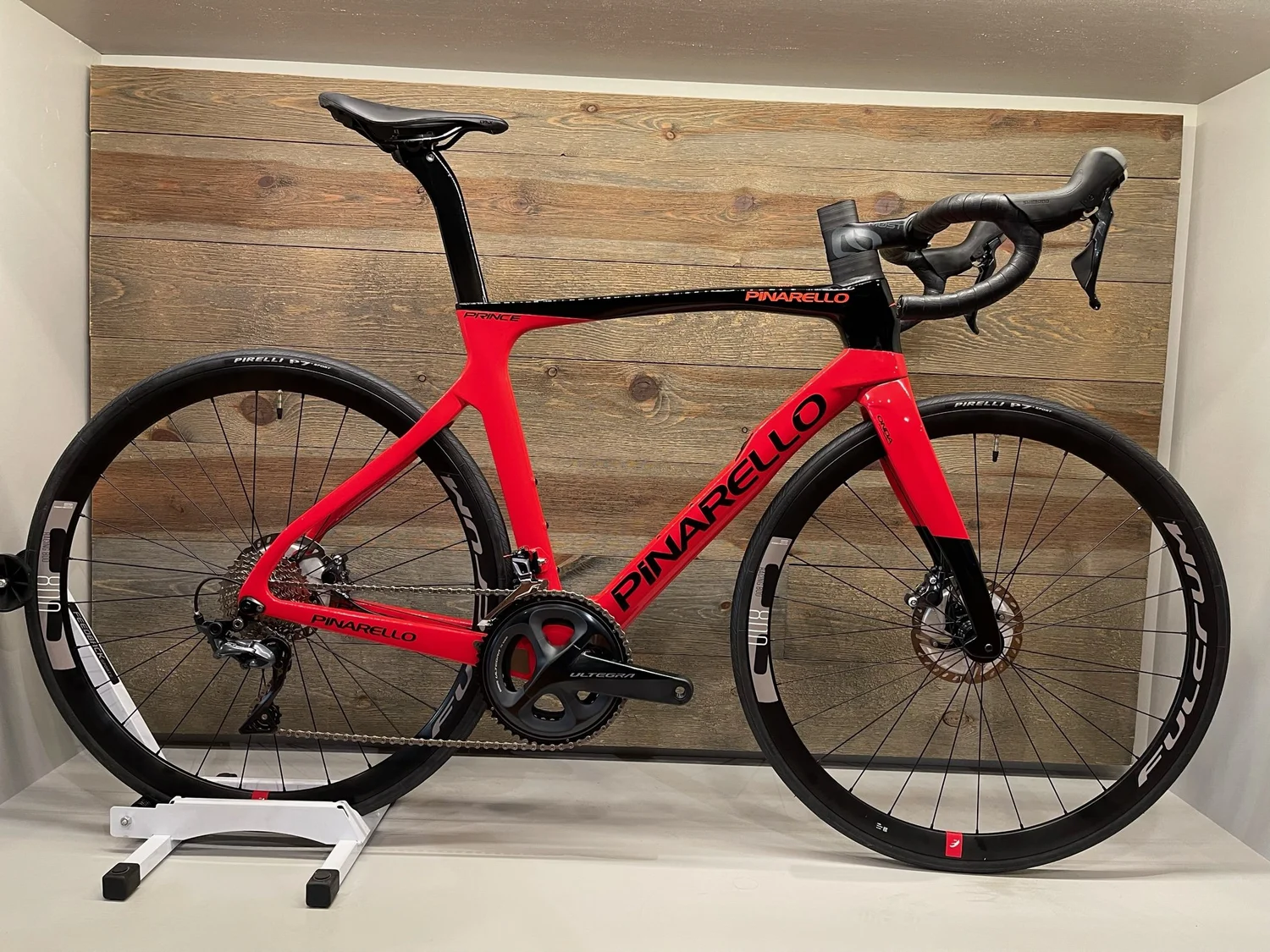 やっちゃん PINARELLO Prince 2016モデル 赤黒 PINARELLO JAPAN | ピナレロジャパン オフィシャルサイト